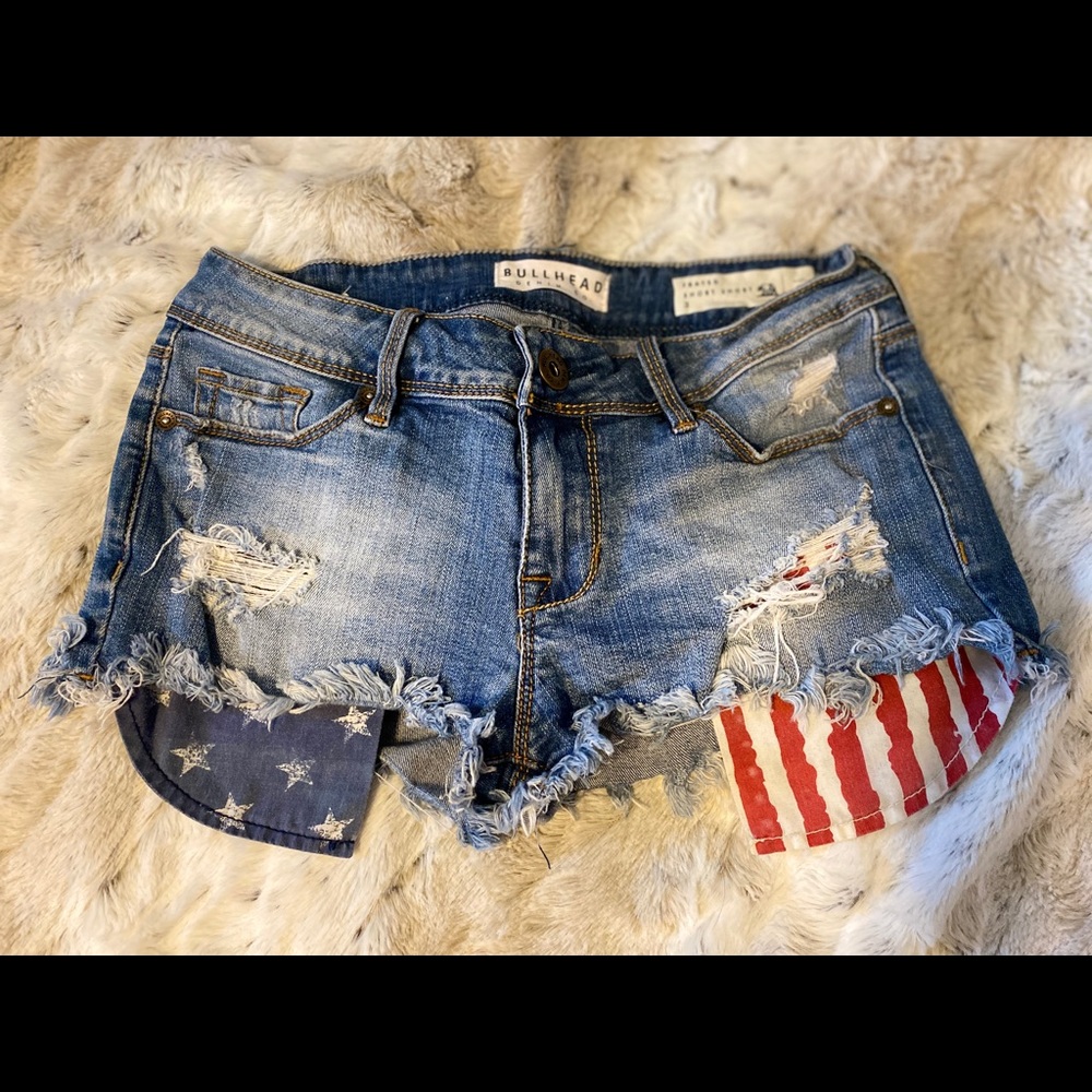 BULLHEAD Denim Co. Frayed Short-Short
